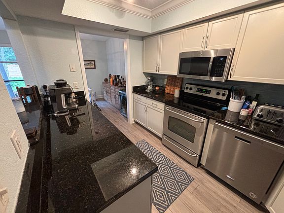 5th image of 801 Sandpiper Ln