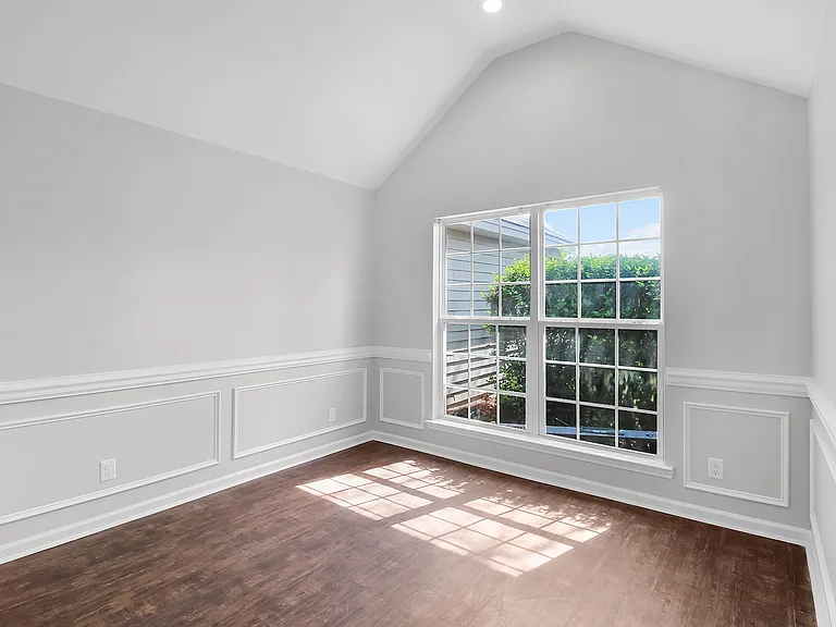 132 Pampas Dr — Photo 32