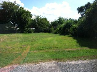 2734 Ruby Dr, Groves, TX 77619