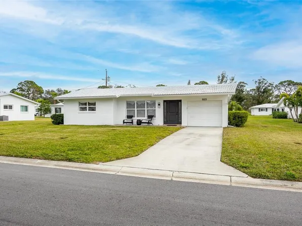 9075 143rd St, Seminole, FL 33776