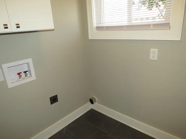 328 Sycamore St — Photo 19