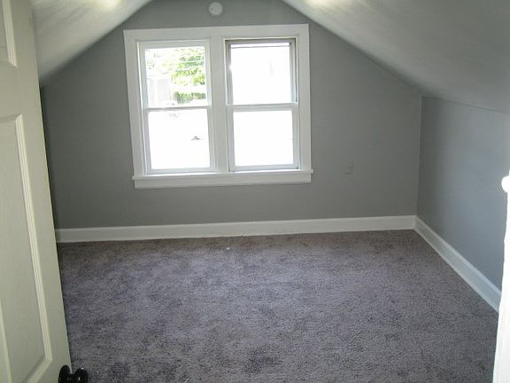 5th image of 160 W 2nd St