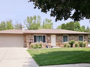 1202 W 10th St, Yankton, SD 57078