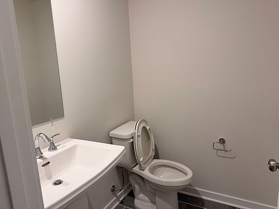 4th image of 6028 Freestone Blvd