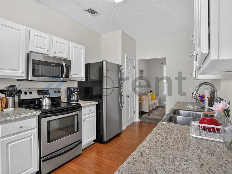 2354 Charleston Pointe SE — Photo 16