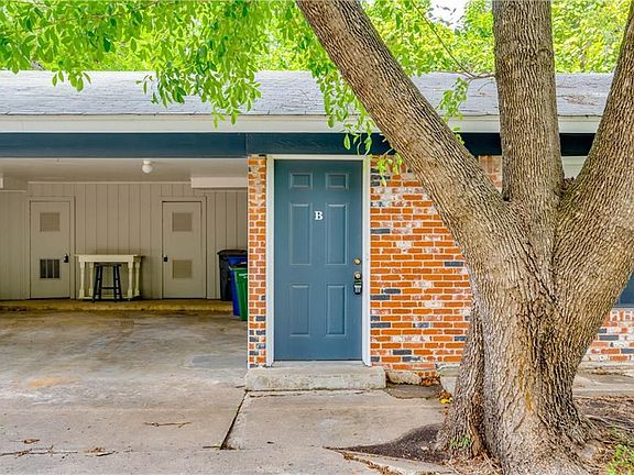 5th image of 2716 Saint Edwards Cir #A & B