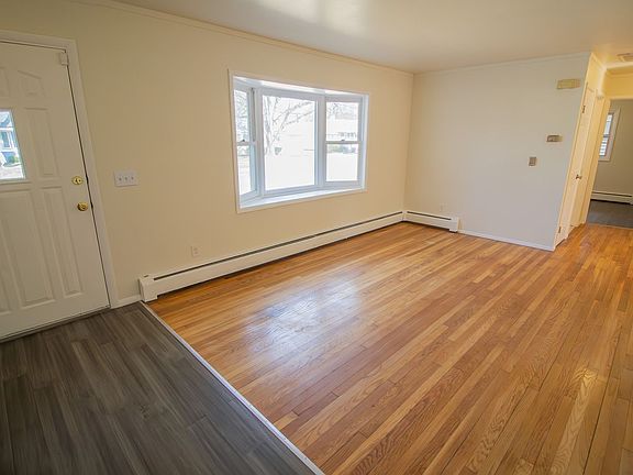 4th image of 9 Hanifin Ave