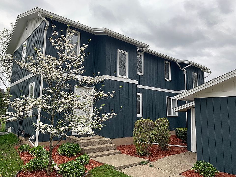 1st image of 3915 Camelot Dr SE