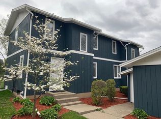3915 Camelot Dr SE, Grand Rapids, MI 49546