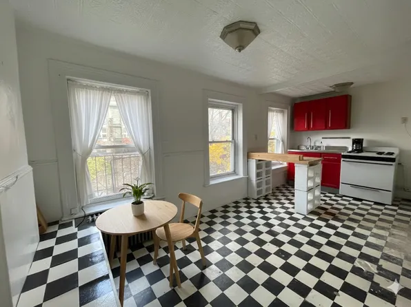 125 Ryerson Street image 11 of 13