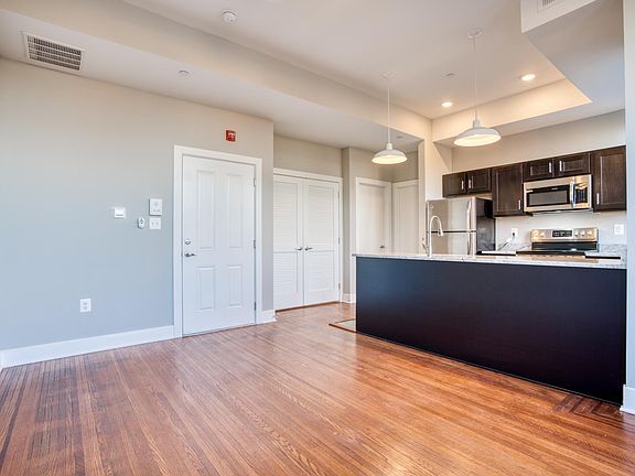 3rd image of 226 E Lafayette Ave #1