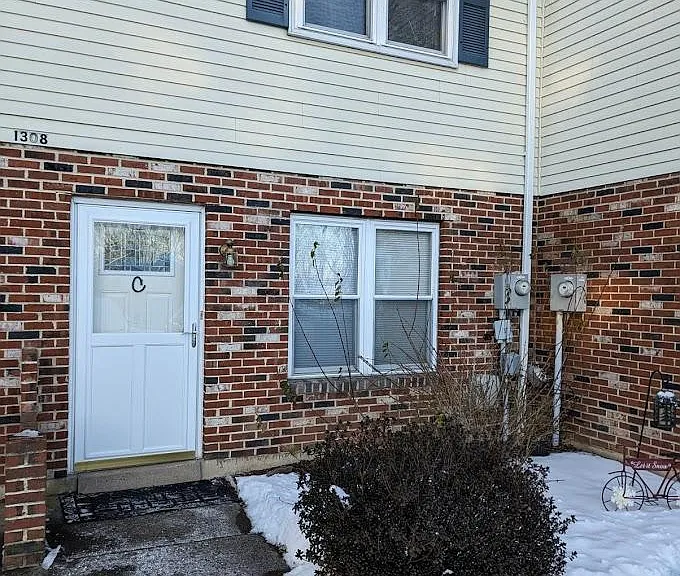 1308 Parkridge Ct #C — Photo 1