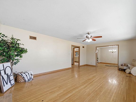4th image of 1530 W 20th St N
