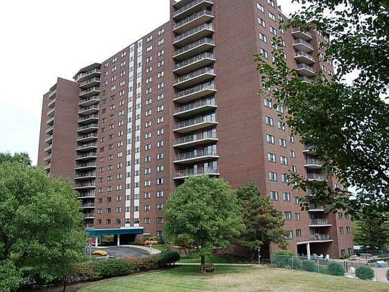 1st image of 5300 Hamilton Ave Unit 1510