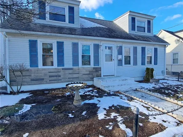 120 Clews St, Pawtucket, RI 02861