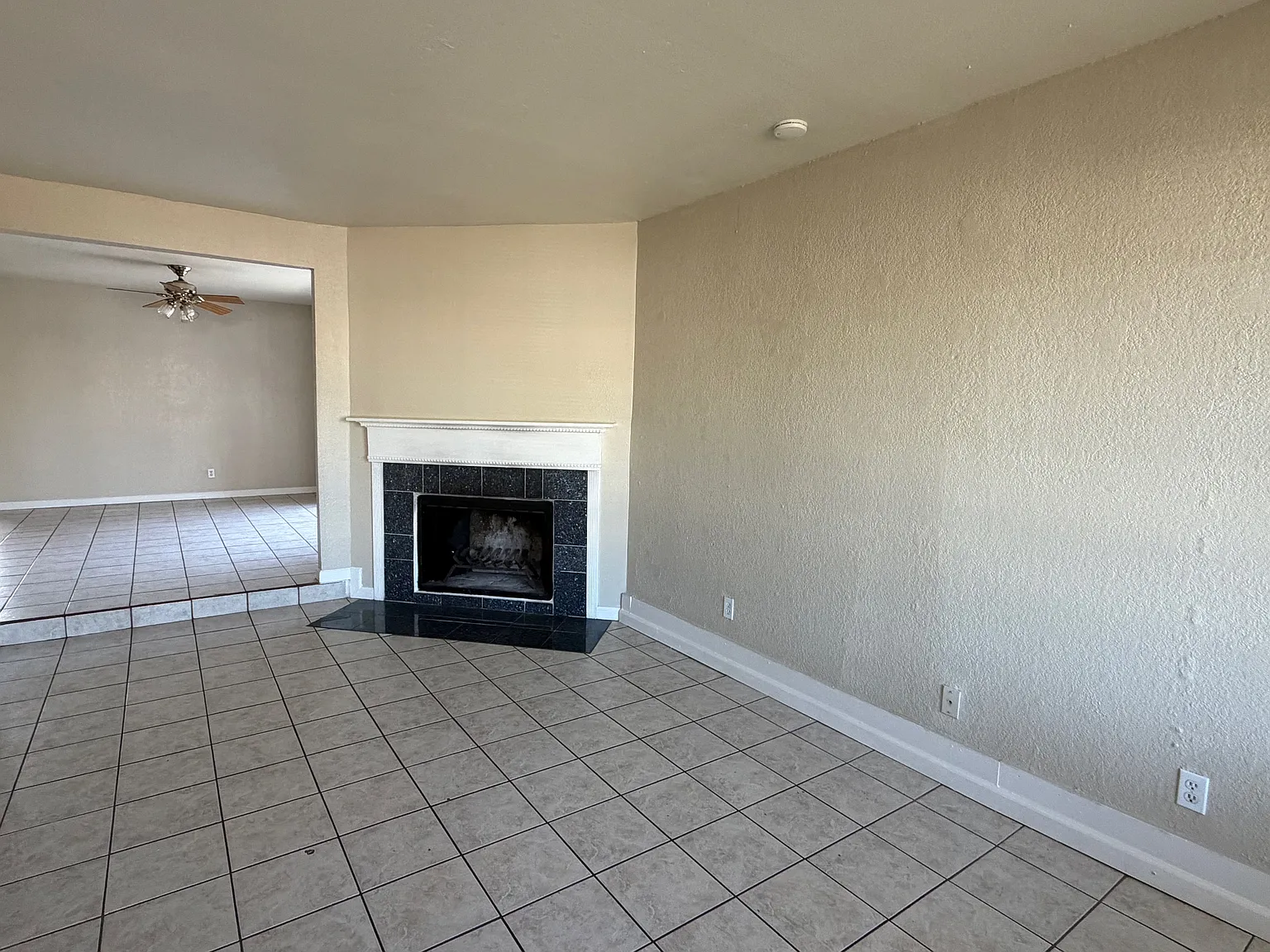 2 bed, 939 sqft, $1,795 — Photo 2