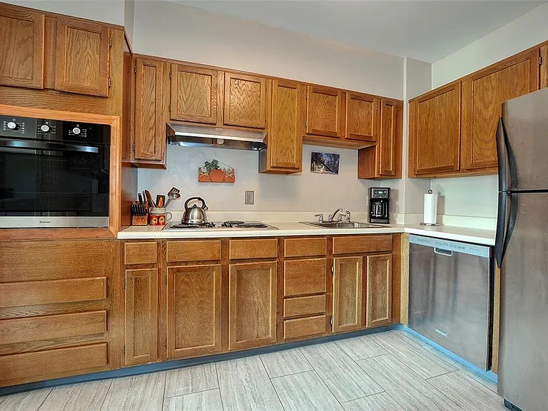 320 Fort Duquesne Blvd #8M — Photo 9