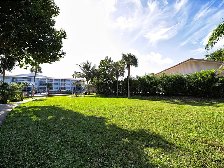 541 Blue Heron Dr #205 — Photo 37
