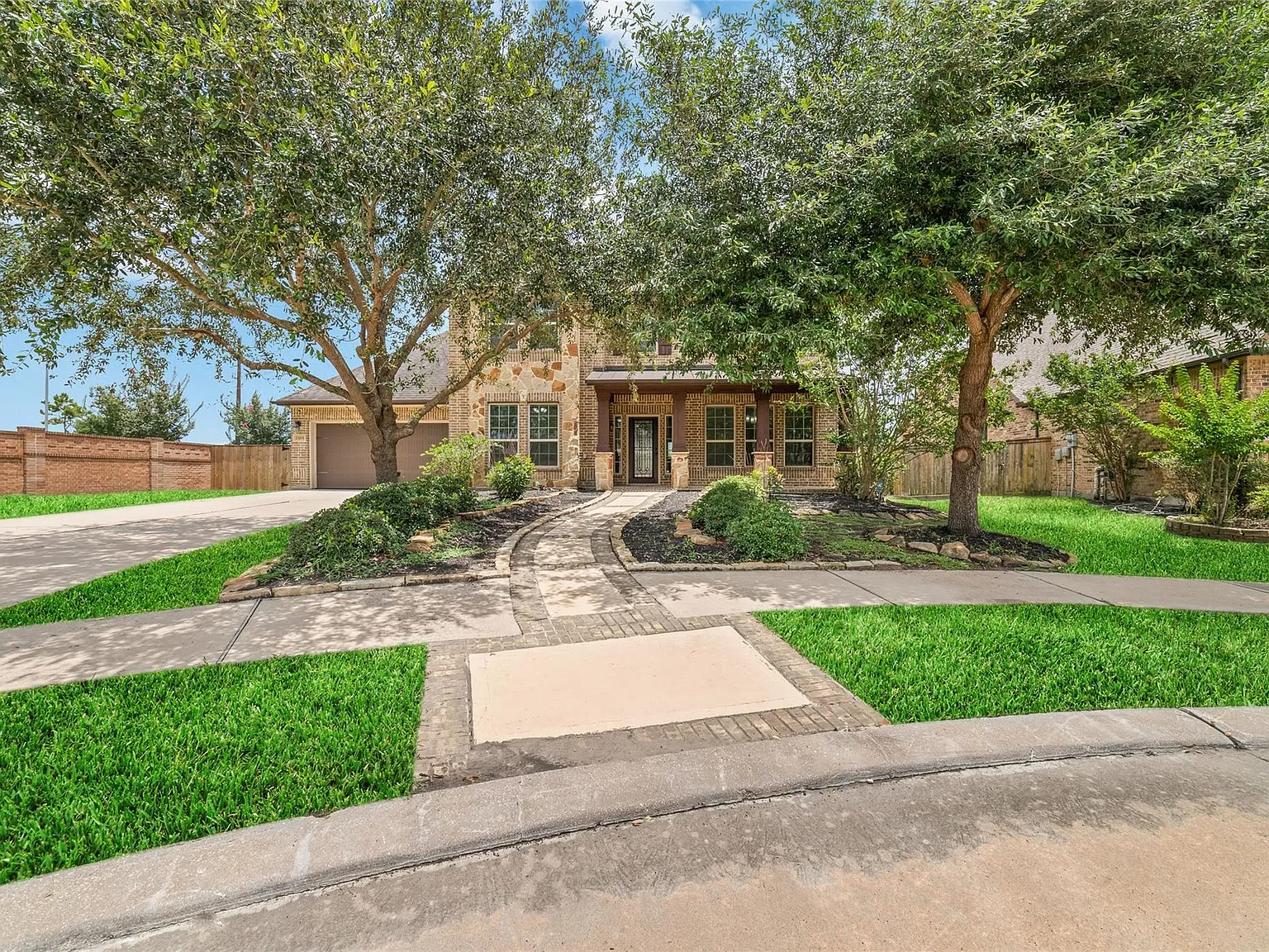 4 bed, 4.0 bath, 3666 sqft, $3,750 — Photo 2