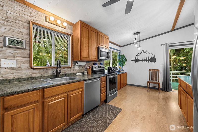 3rd image of 504 Colville Way
