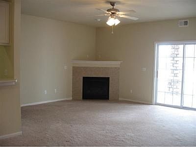Living room /gas fire place