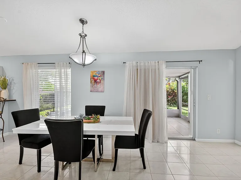 1080 Salmon Isle — Photo 10