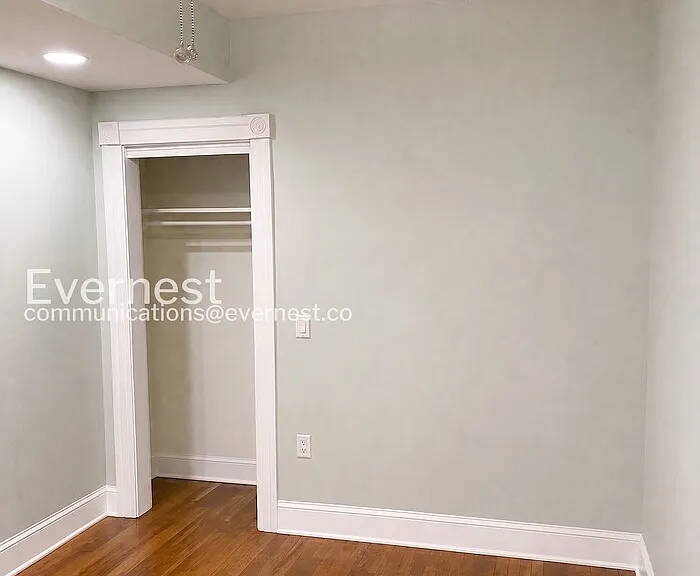 2500 N Southport Ave #2 — Photo 6