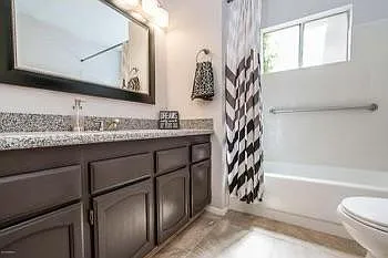 409 E Topeka Dr — Photo 11