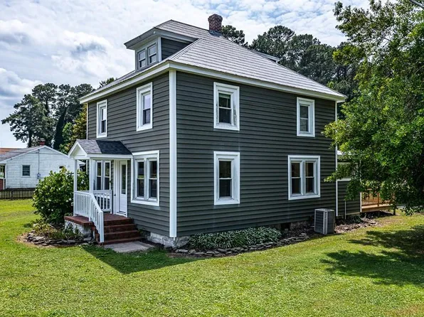 19 Wharton Grove Ln, Weems, VA 22576