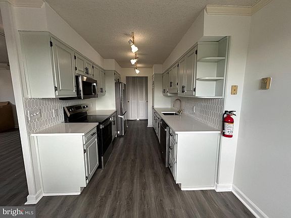 5th image of 860 Lower Ferry Rd APT 6M