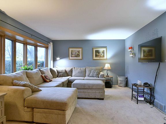 2nd image of 520 Green Valley Dr W