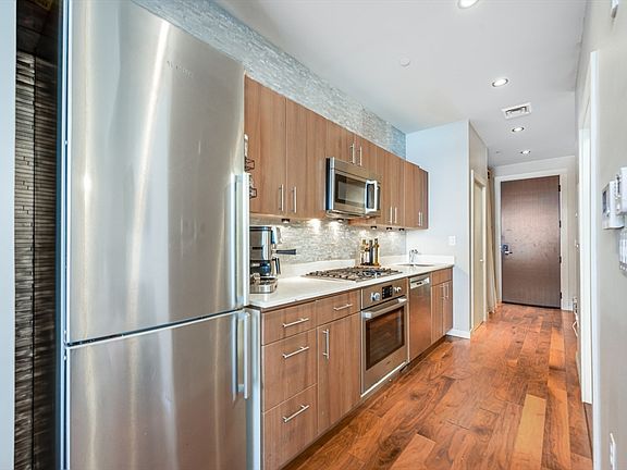 5th image of 45 1st Ave APT 105