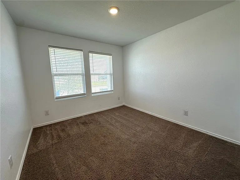 1203 Athena Dr — Photo 26