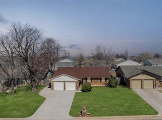 10445 Birkenhead Rd, Yukon, OK 73099