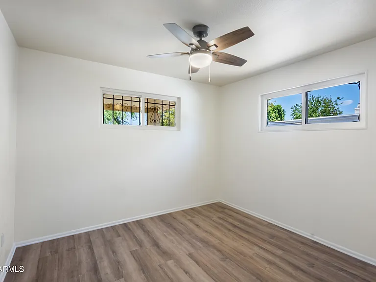 5742 N 12th Pl — Photo 15