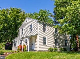 516 Pinewood Rd, Rockville, MD 20850