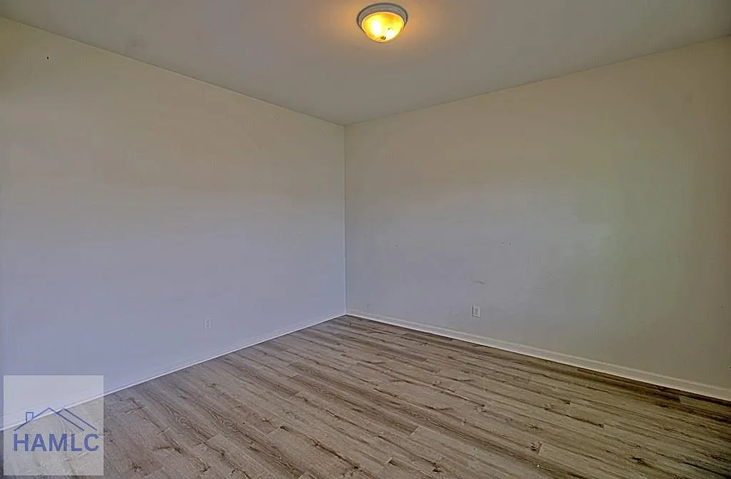 4 bed, 2.5 bath, 2060 sqft, $2,300 — Photo 3