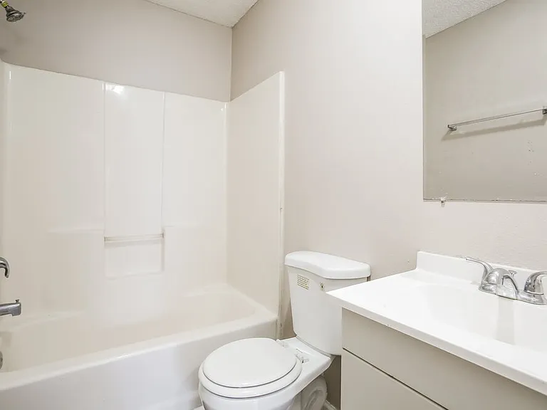 1529 Spearing St — Photo 15