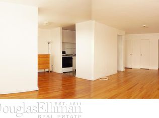 6011 Broadway APT 4F, Flushing, NY 11377