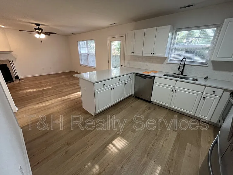 14952 Oak Rd — Photo 5