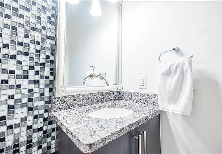 1221 Caroline St NE #201 — Photo 14