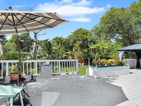 5th image of 676 Sailfish Trail