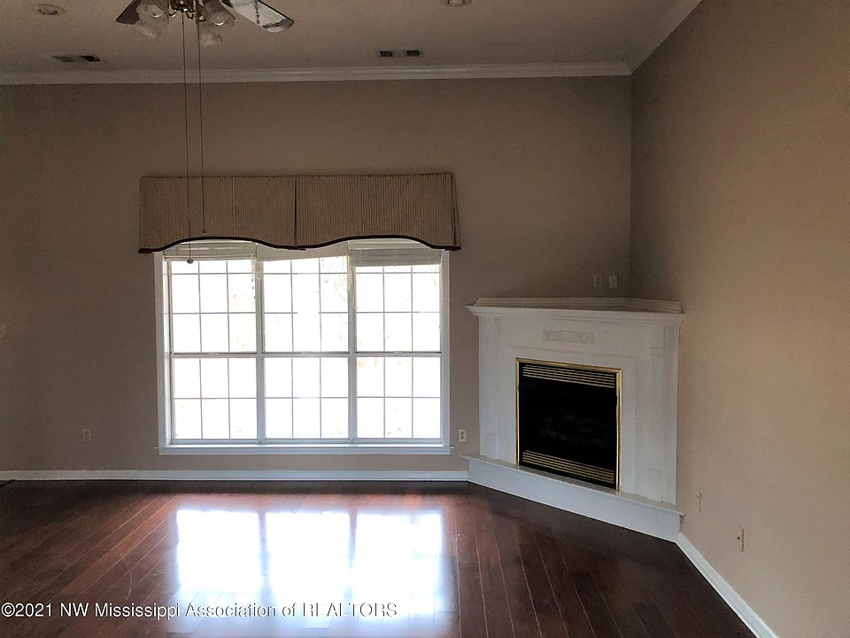 2nd image of 119 Leslie Dr