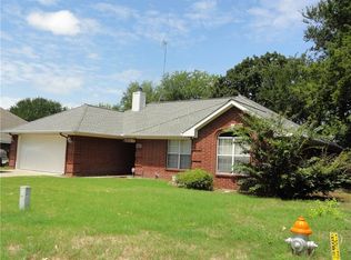 2004 Nottingham Dr, Kaufman, TX 75142