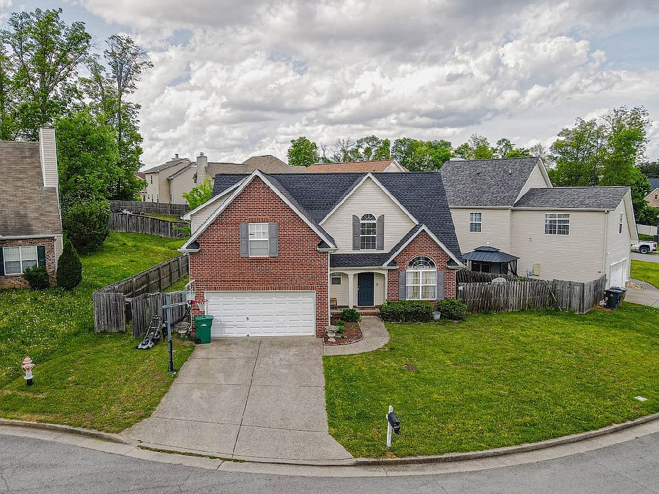 1st image of 704 Sandbury Point