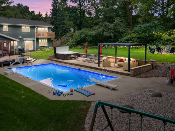 6420 Brandywood Trl, Sun Prairie, WI 53590
