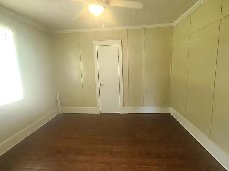1032 N Railroad Ave — Photo 9