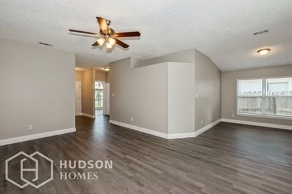 11220 Huxley Ave — Photo 3
