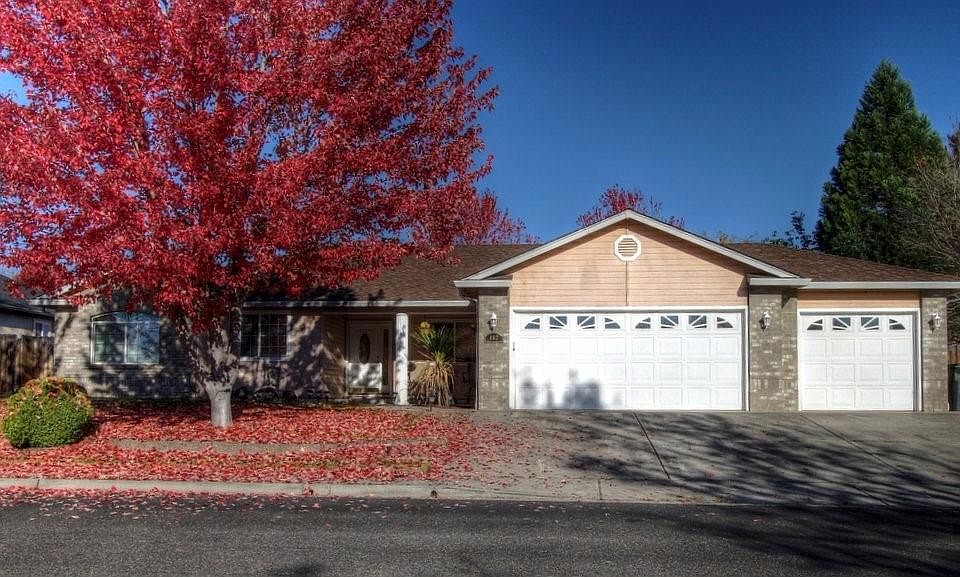 1st image of 487 Westminster Dr