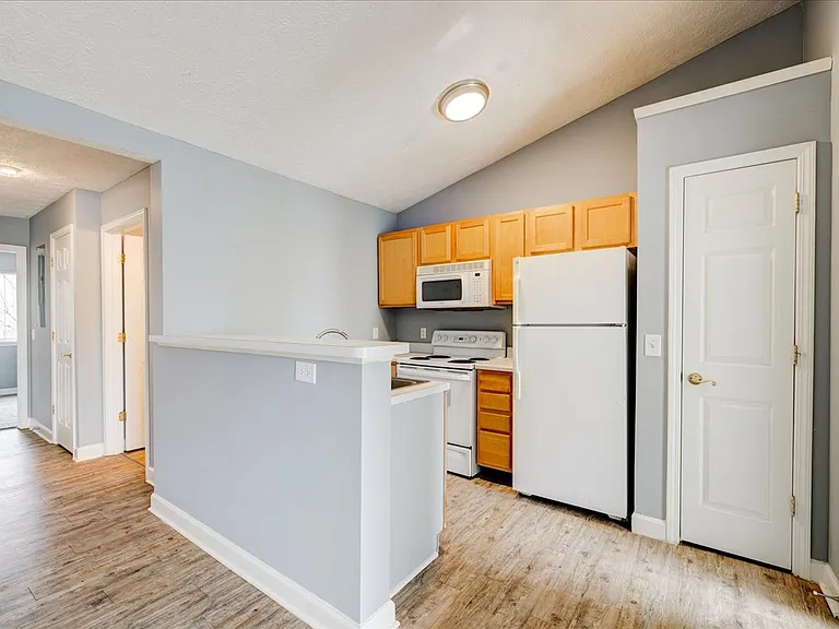 Cross Lake Apartments — Photo 60